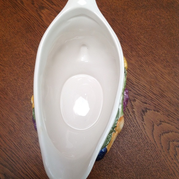 Dress up your holiday table! Gravy Boat w/ raised fruit pattern, Linens&Things - Picture 4 of 5
